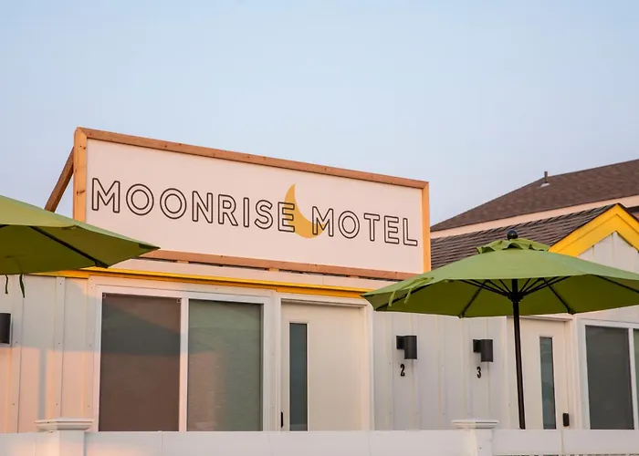 Moonrise Motel