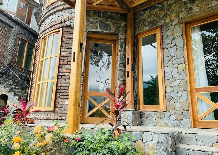 Mai Chau 4 Seasons Hotel & Resort