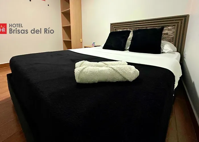 Hotel Brisas del Río Tuluá