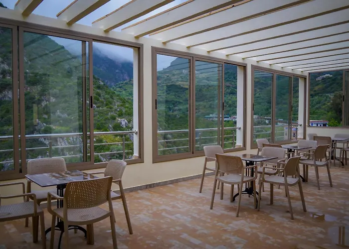 hotel el amri akchour