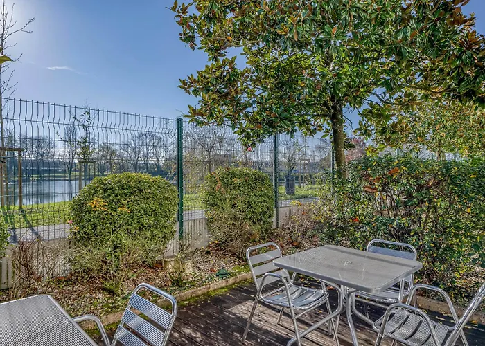 B&B Hotel Bordeaux Lac Sur Bruges