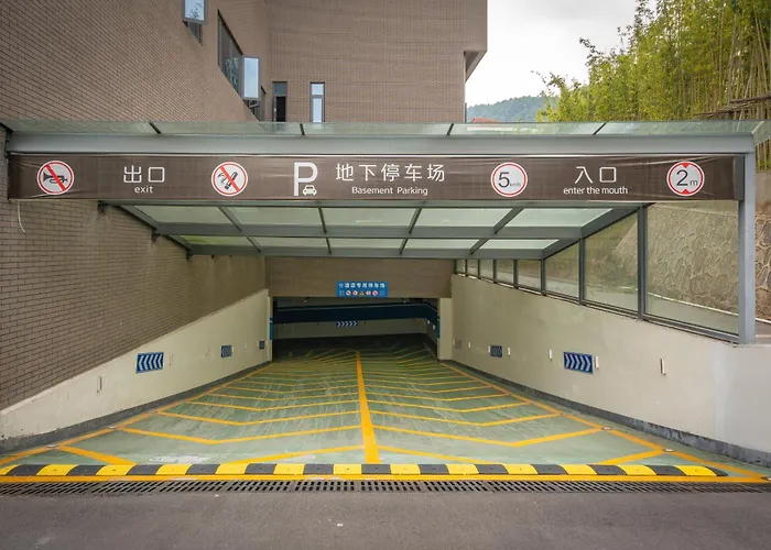 Allin Hot Spring Resort Hotel Fenghuang Ancient Town Branch