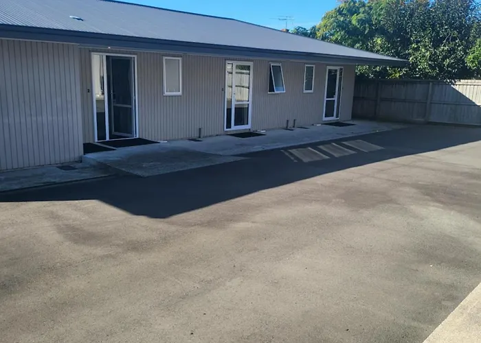 Ferrylink Motel