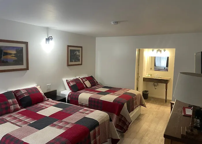 Trails Inn Quadna Mountain Motel & Rv Park