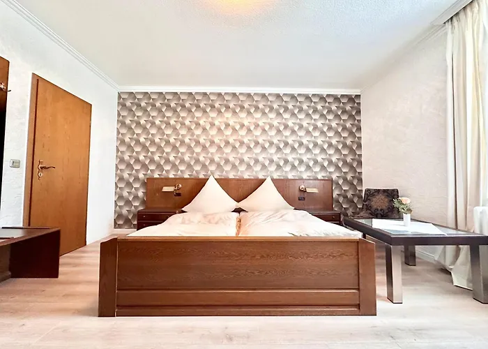 Hotel Deutsches Haus Mit Wlan Und Parkplatz, Hdz Und Kliniken In Der Naehe, Direkt An Der A2 Und A30 Gelegen
