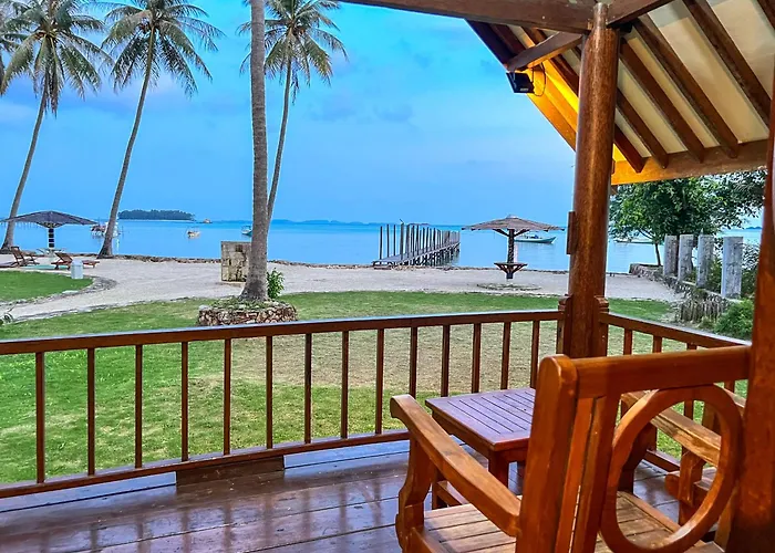 Arys Lagoon Bungalow & Hotel