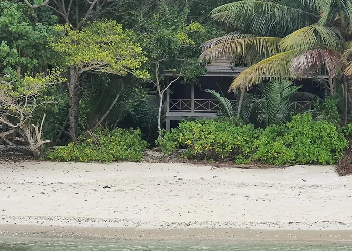 Sunset Surfing Villas Mentawai