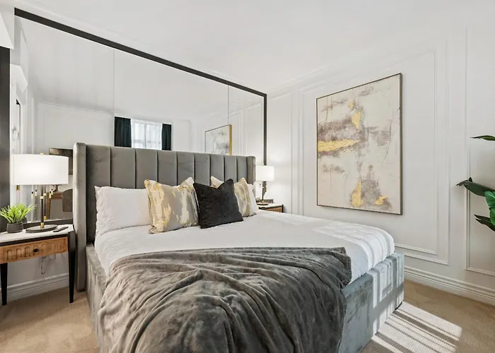Elegant & Luxury 2 Bed Suite Close To Convention Centre