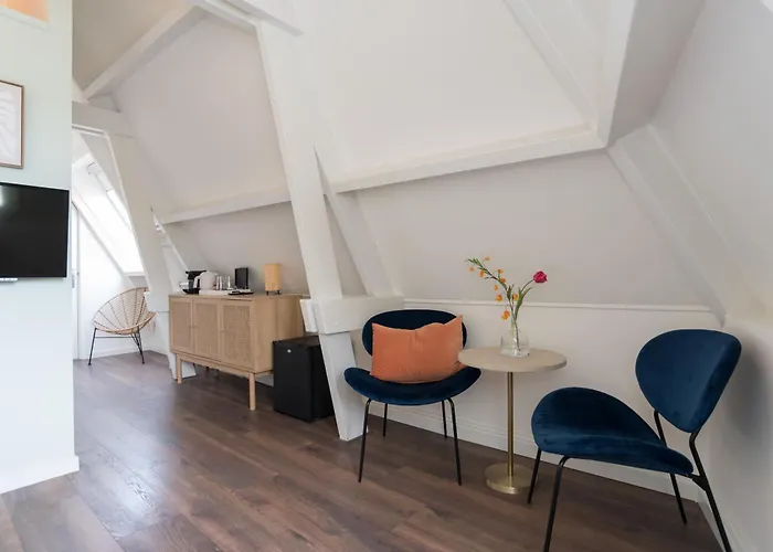 Six Boutique Hotel