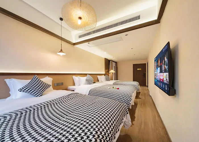 Lingxi Riverview Boutique Homestay - Phoenix Ancient Town
