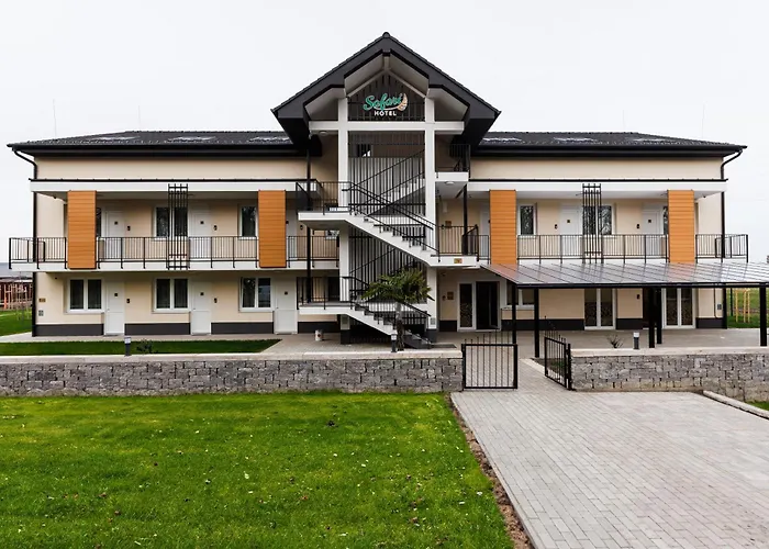 Safari Hotel