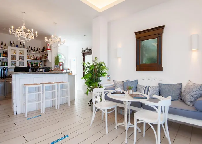 Anthousa Hotel
