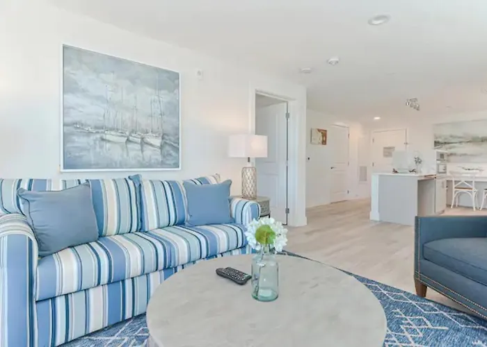 Harbourtown Suites On Plymouth Harbor