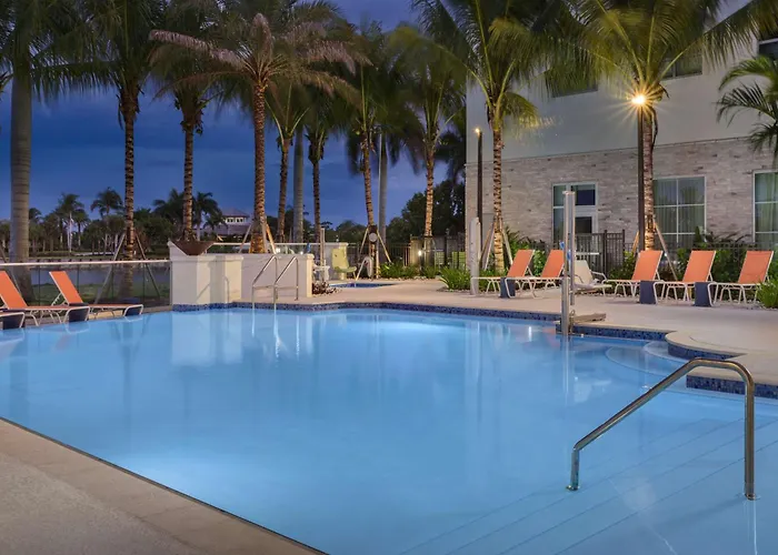 Hampton Inn&Suites Naples South
