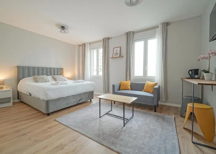 Hotel Trianon Saint Ouen
