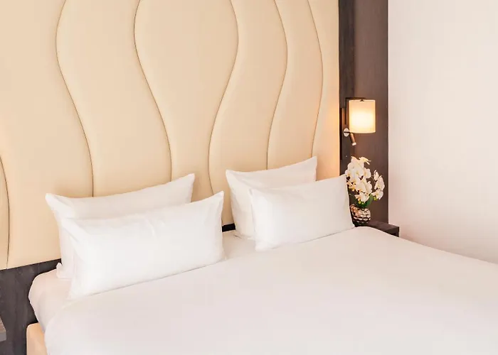 Plaza Premium Grand Winston