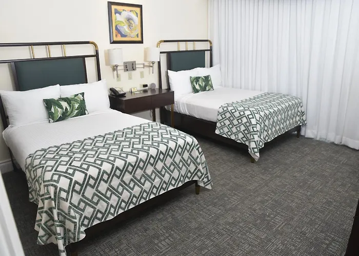 Courtleigh Hotel & Suites