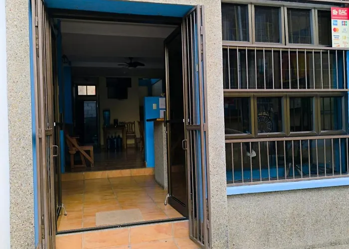 Hostel Tropical And Coworking