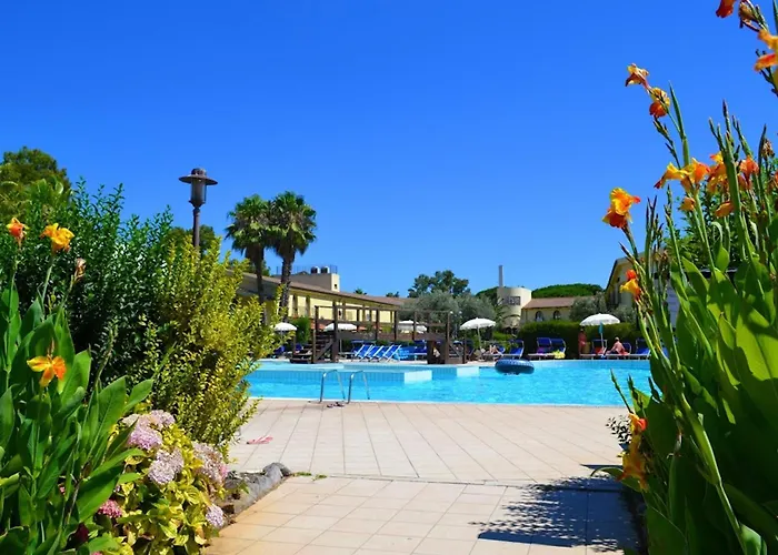 Hotel With Swimming Pool In Arborea Just 650 Meters From The Sea