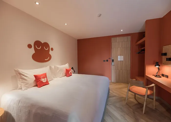 Blu Monkey Hub And Hotel Bangsaen