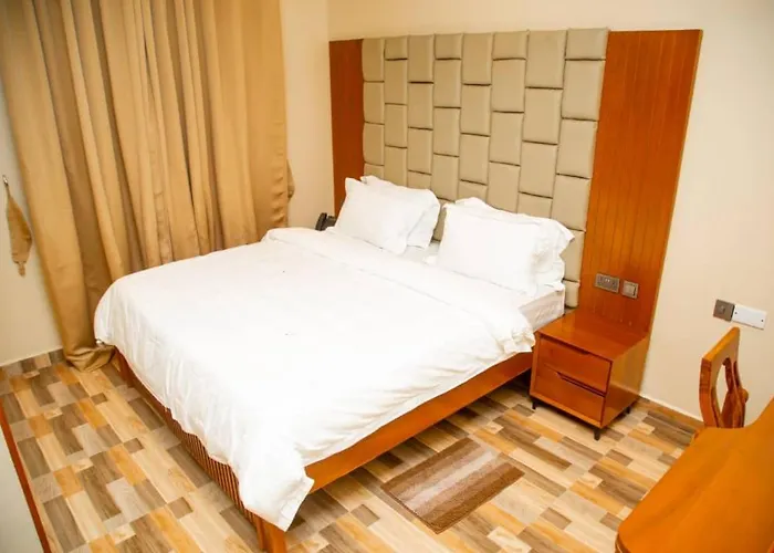 Aniny Hotel