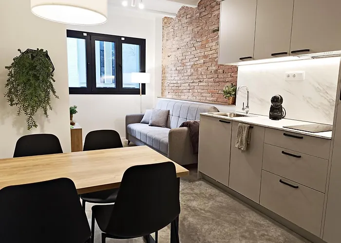 Ariqus Fira Apartments