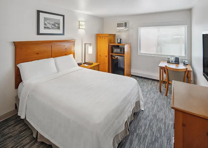 Hotel Edgewater By Aspen Hotels