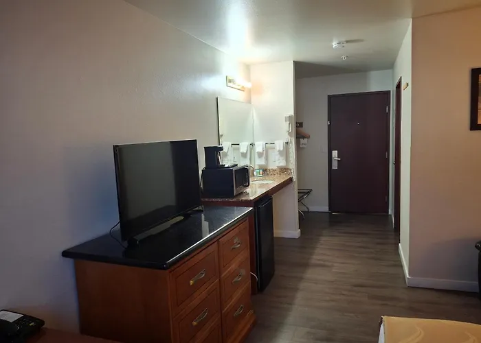 Toppenish Inn And Suites