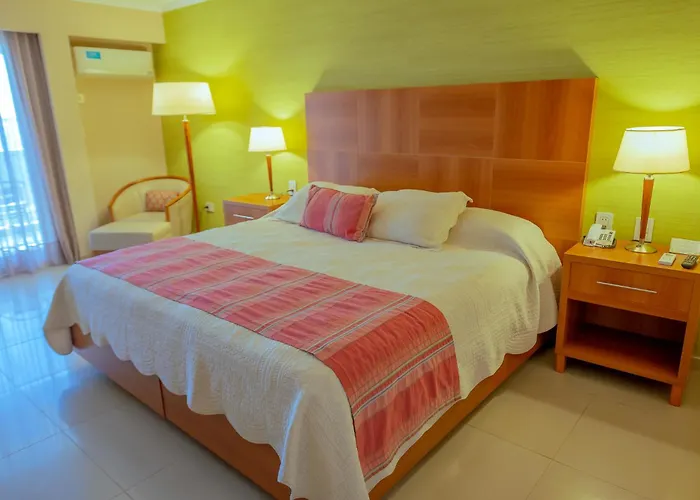Condado Hotel Casino Paso De La Patria
