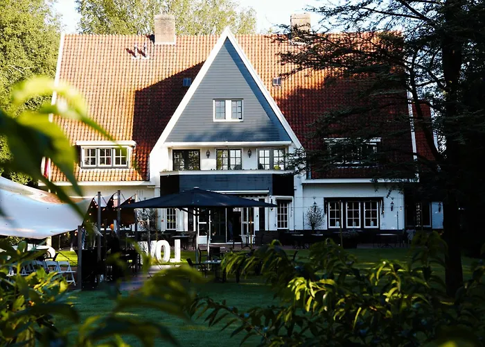 Hotel De Barones