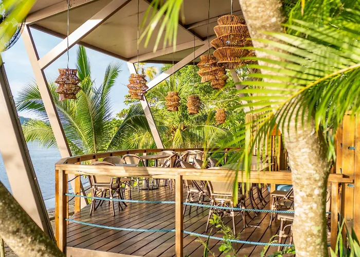 Isla Chiquita Glamping Hotel