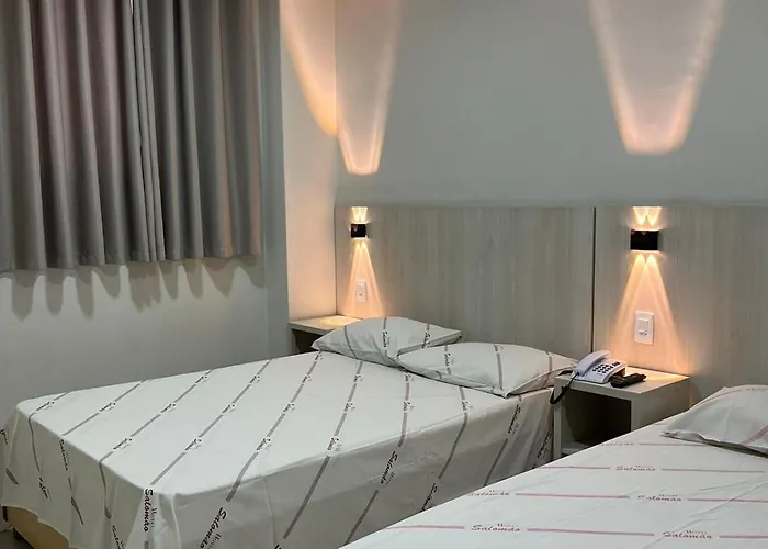 Hotel Salomão - Próximo a 25 de Março, Bom Retiro, Brás e Rua Santa Efigênia, a 2 minutos do Mirante Sampa Sky e pista de Skate Anhangabaú