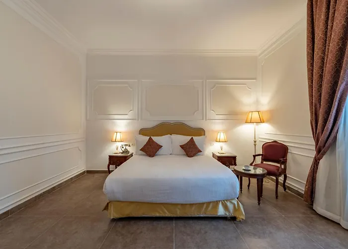 Maison Maxim De Lesseps