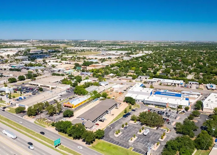 Days Inn By Wyndham Round Rock