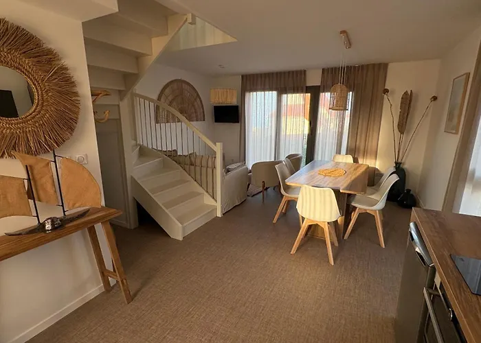 Logis- Hotel De La Baie De Wissant & Appartements
