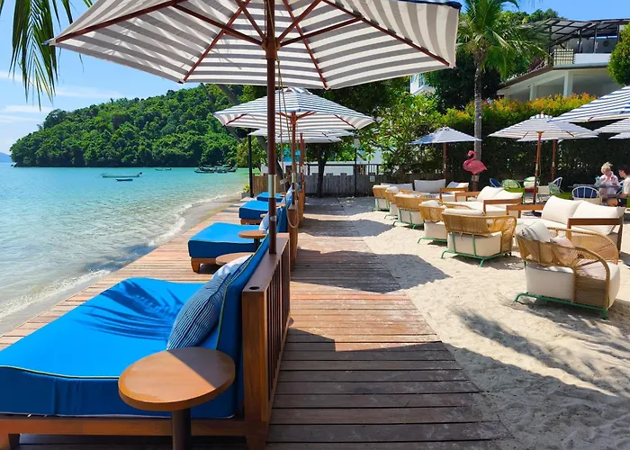 Bandara Beach Resort, Phuket