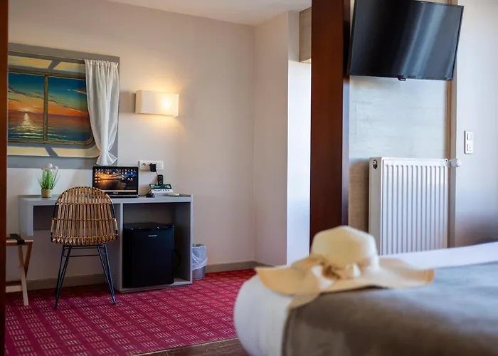 Logis Hotel & Restaurant Mediterranee