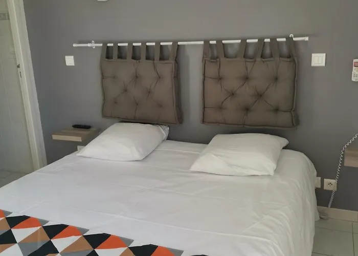 Carry Hotel