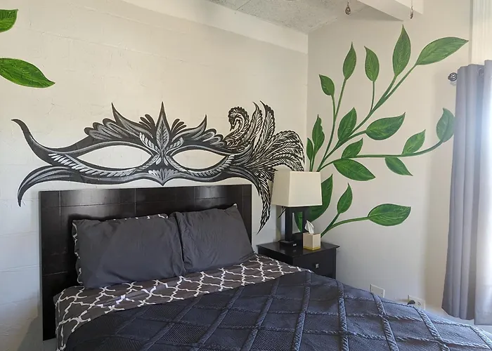 Riverboat Inn & Suites