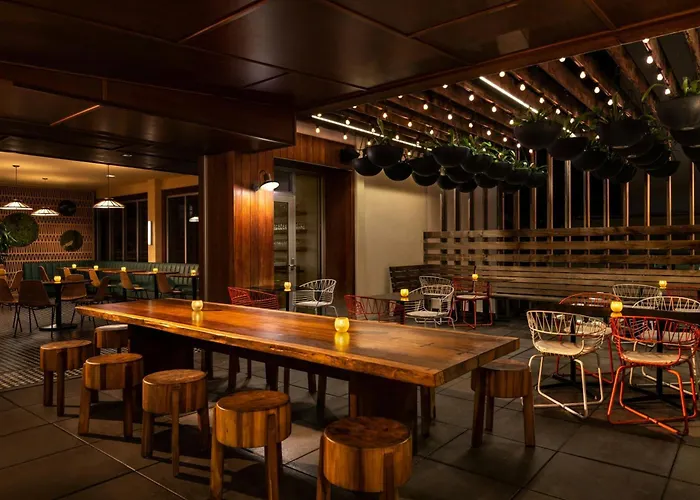 The Laylow Waikiki, Autograph Collection