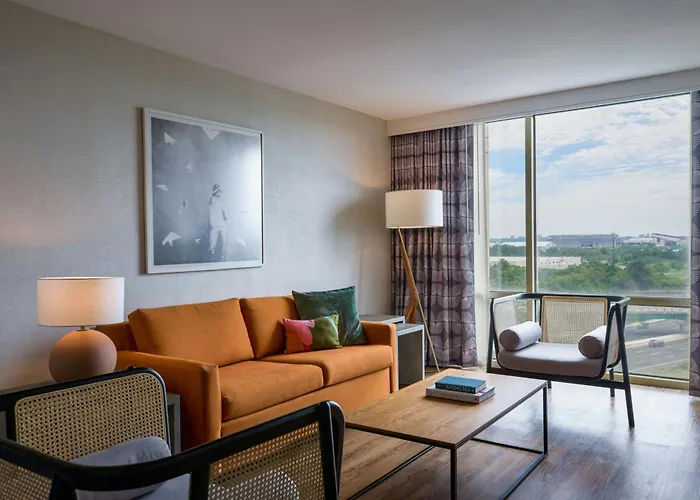 Renaissance Meadowlands Hotel