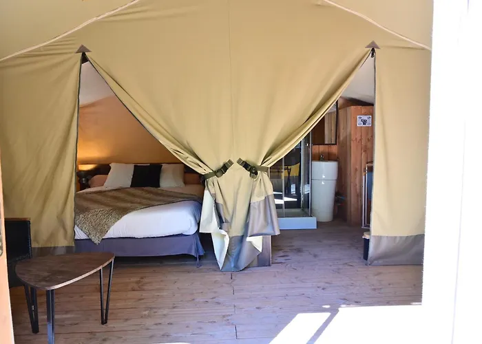 Prehistoric Lodge - Adult Only