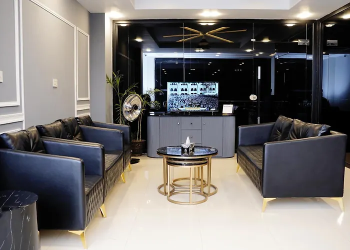 Luxvill Hotel