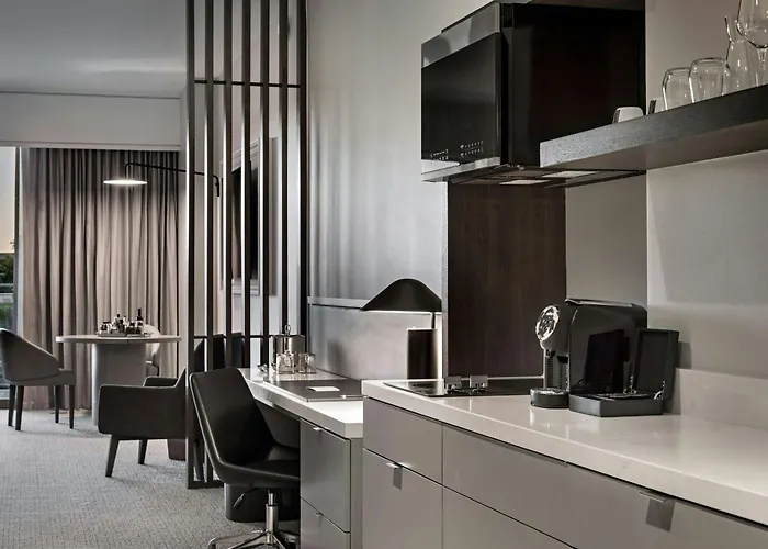 Hall Park Hotel, Autograph Collection