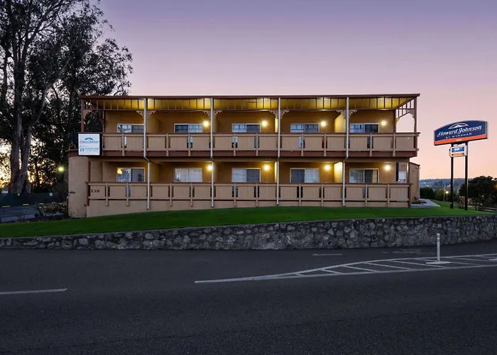 Howard Johnson By Wyndham Santa Cruz