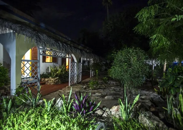 Chez Maggie Hotel & Restaurant