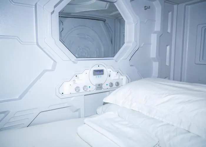 Kiwi Capsule Hotel