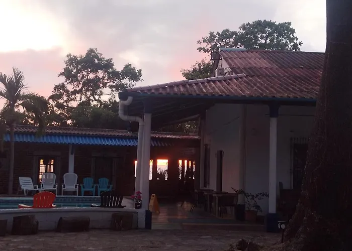 Chilamar Surf Lodge