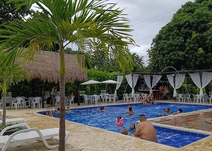 HOSTERIA y Camping PIEDRAS VERDES