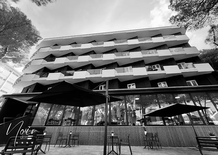 Hotel Noir - Free Brunch & Breakfast Until 13-00 - Vicinissimi A Mirabilandia